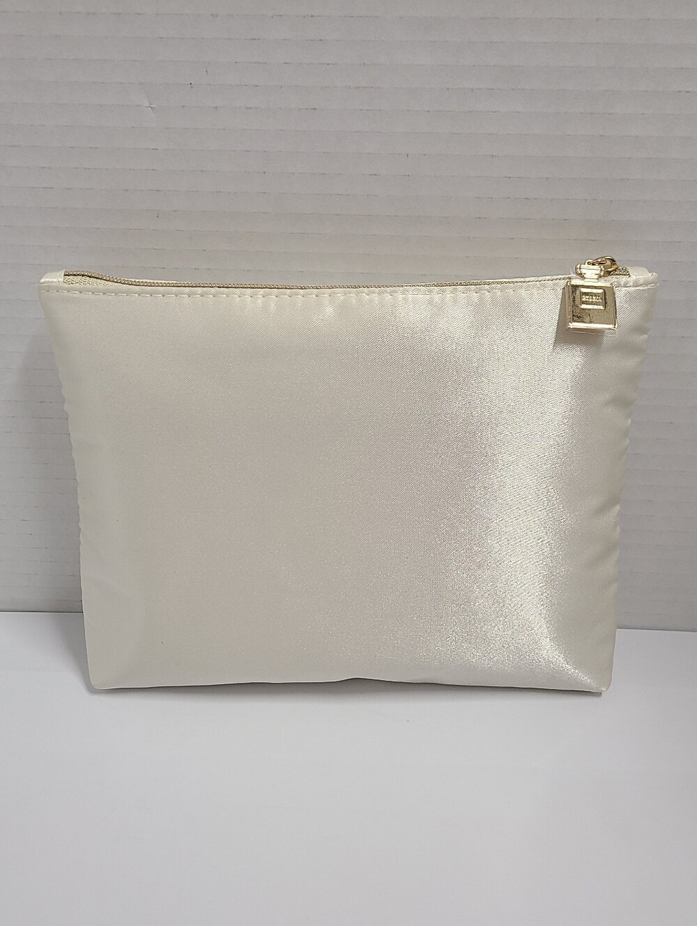 CHANEL Coco Mademoiselle Ivory Satin Makeup Pouch Silver Sequin Logo Gold Charm - Picture 4 of 11